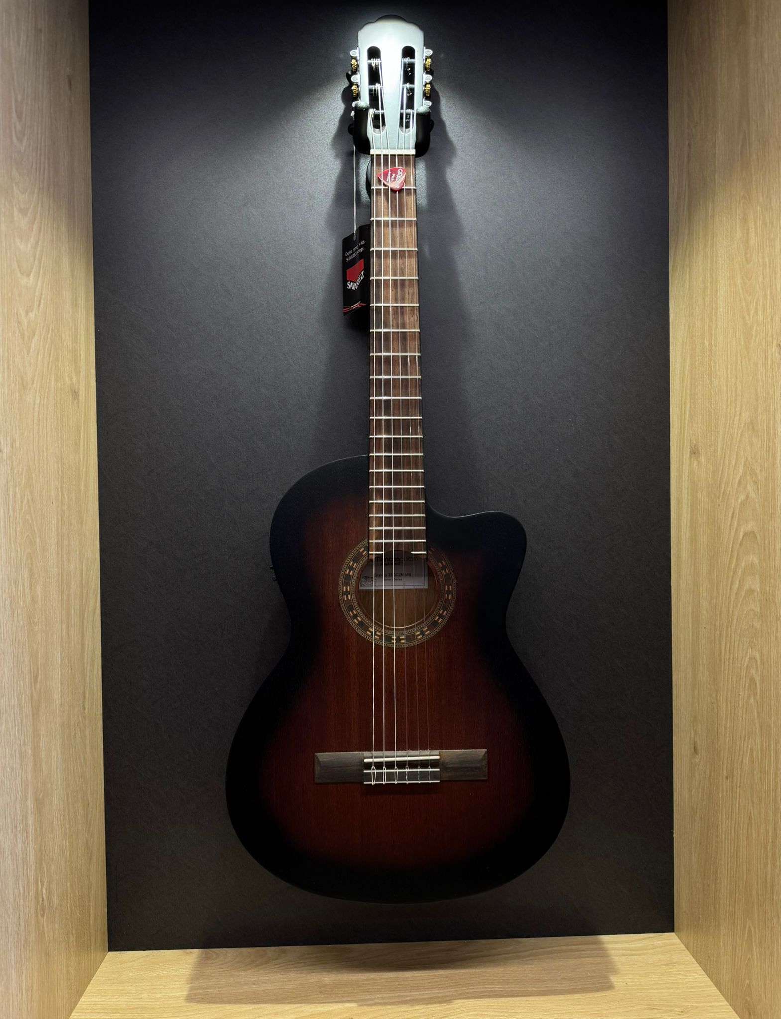 גיטרה קלאסית מוגברת מהגוני LAMANCHA GRANITO 33-SCEN- MB La Mancha